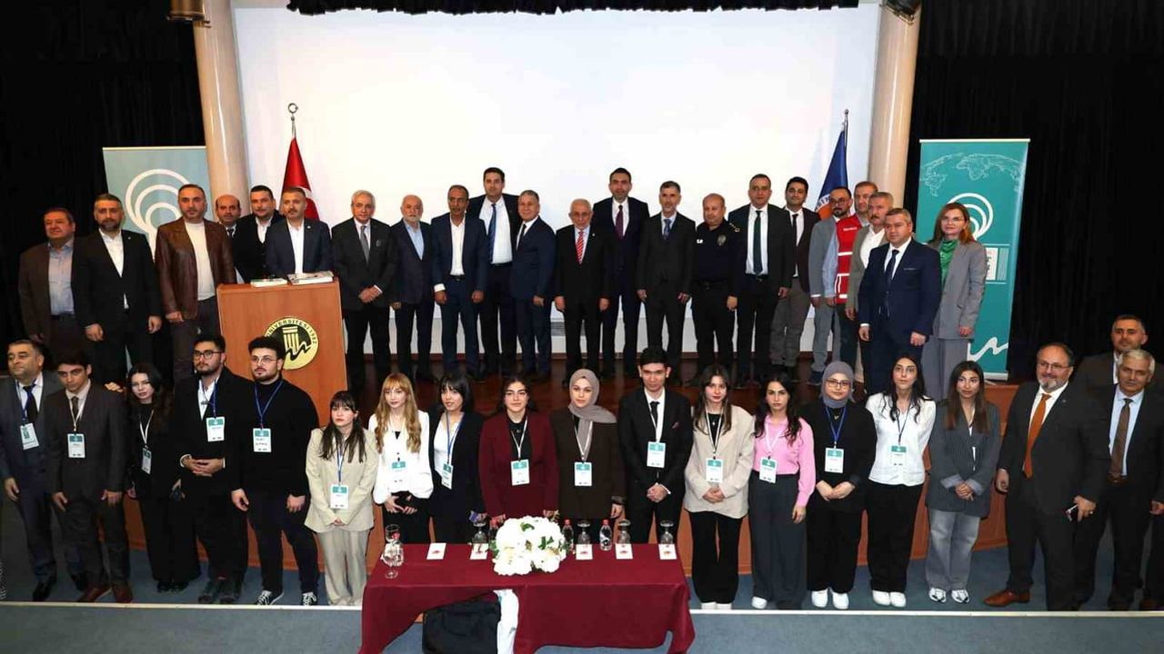 Dil Savunması Milli Bir Sorun