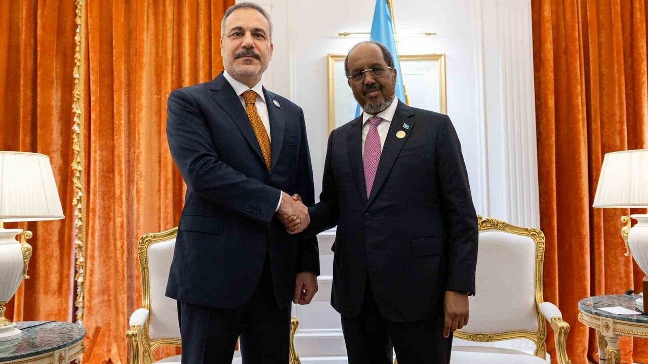 Dışişleri Bakanı Fidan, Doha Forumunda Somali Cumhurbaşkanı ile Görüştü