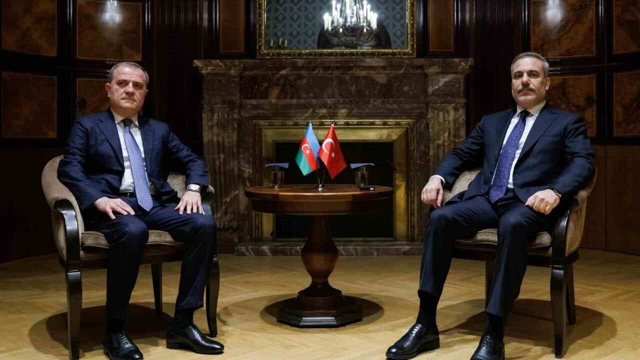 Dışişleri Bakanı Hakan Fidan, Azerbaycanlı Mevkidaşı ile Viyana'da Buluştu