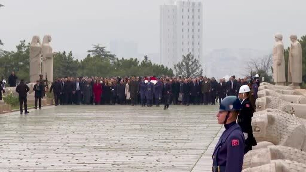 Dışişleri Bakanı Hakan Fidan, Büyükelçilerle Anıtkabir’i Ziyaret Etti