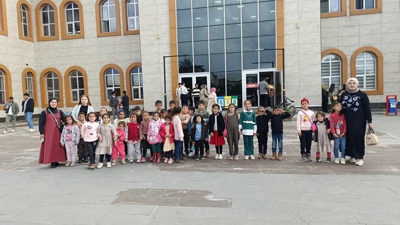 Diyadin'de Öğrencilere Unutulmaz Sinema Günü