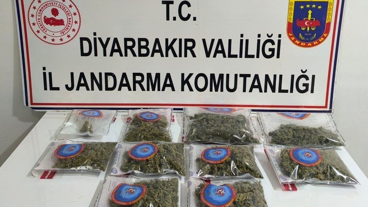 Diyarbakır'da 25 Kilo Uyuşturucu Madde Ele Geçirildi