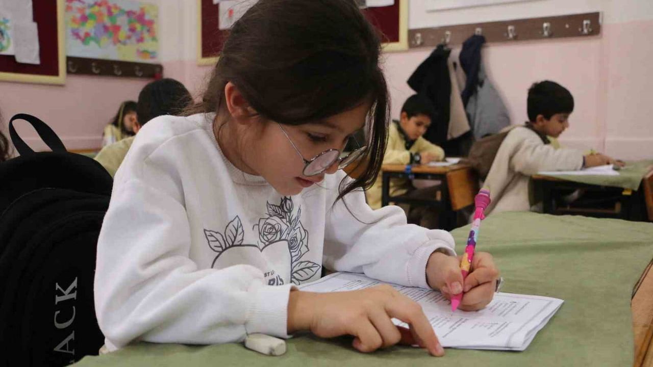 Diyarbakır’da 41 Bin Öğrenci Okuma Yarışmasında Buluştu