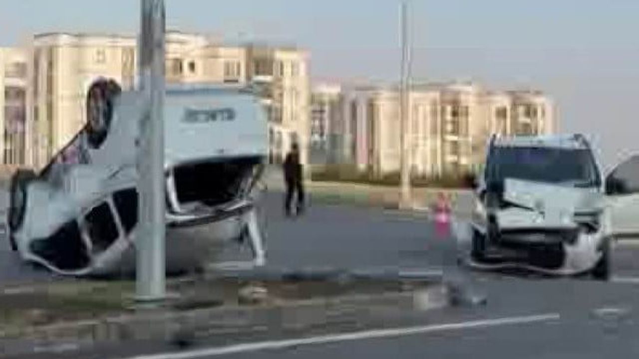 Diyarbakır'da Araç Kazası: Ters Dönme Sonucu İki Yaralı