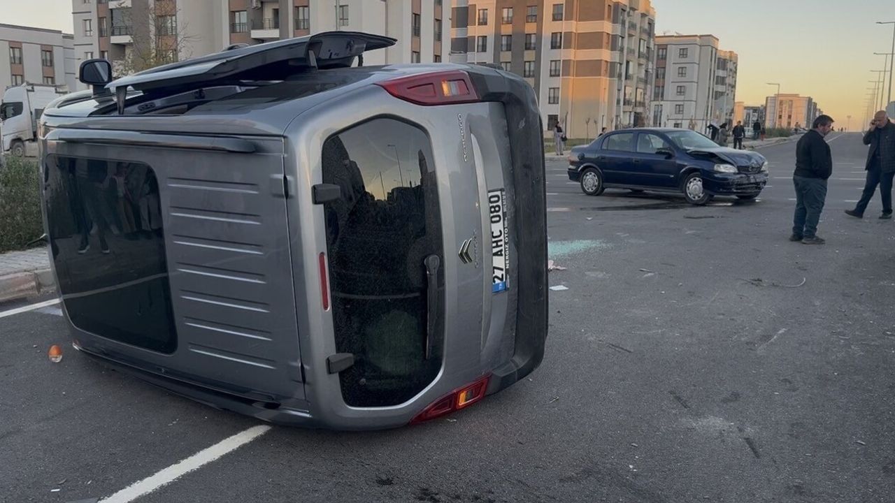Diyarbakır'da Trafik Kazası: İki Yaralı