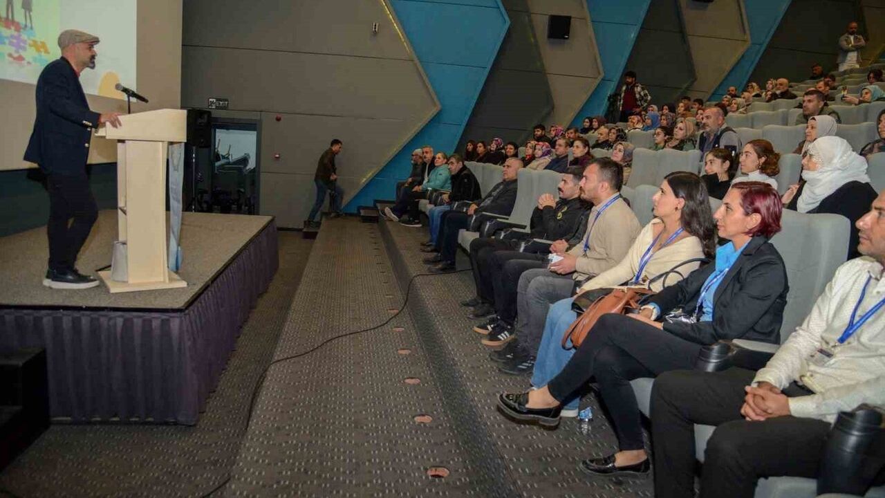 Diyarbakır'da Velilere Yönelik Eğitim Semineri Düzenlendi