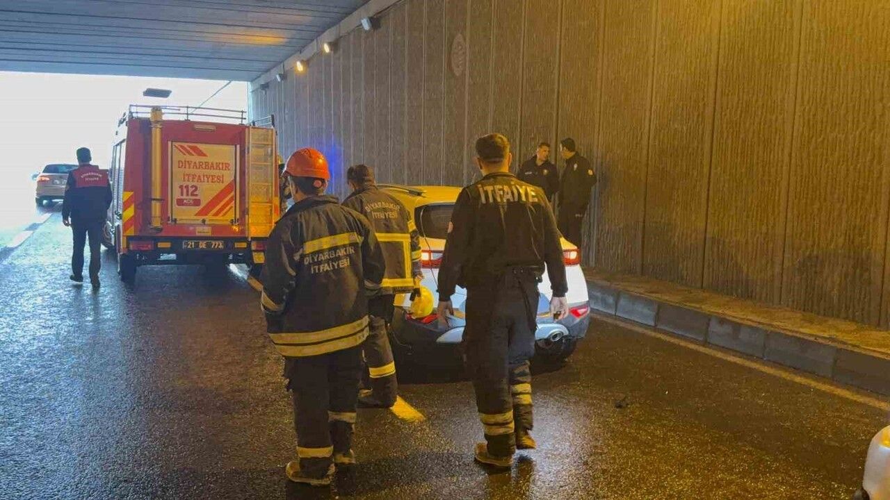 Diyarbakır'da Zincirleme Trafik Kazası: 3 Yaralı