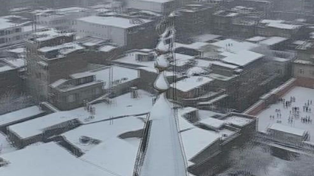 Diyarbakır’ın Tarihi Mekanları Karla Kaplandı