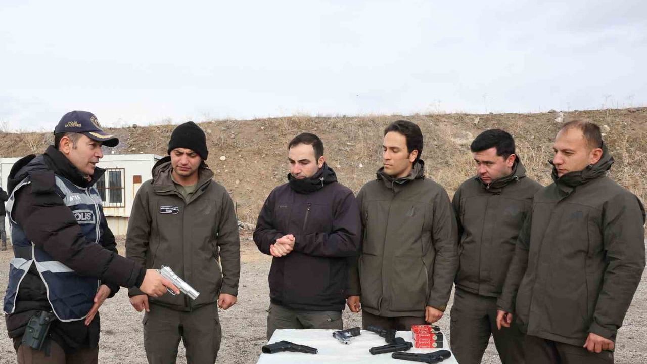 Doğa Koruma ve Milli Parklar Personeline Silah Eğitimi