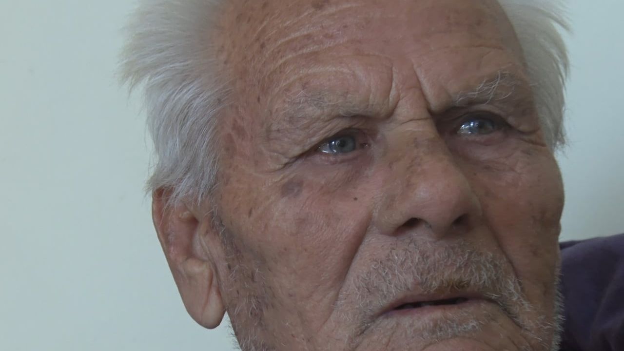 Dolandırıcılar, Arabaya Hayal Olan Yaşlı Çiftin Paralarını Aldı