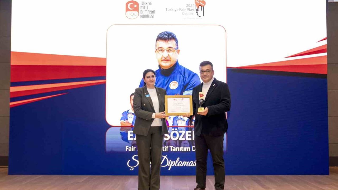 Dr. Ejder Sözen'e Fair Play Ödülü