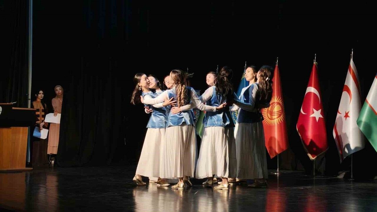 Dünya Türk Dili Ailesi Günü Eskişehir'de Kutlandı