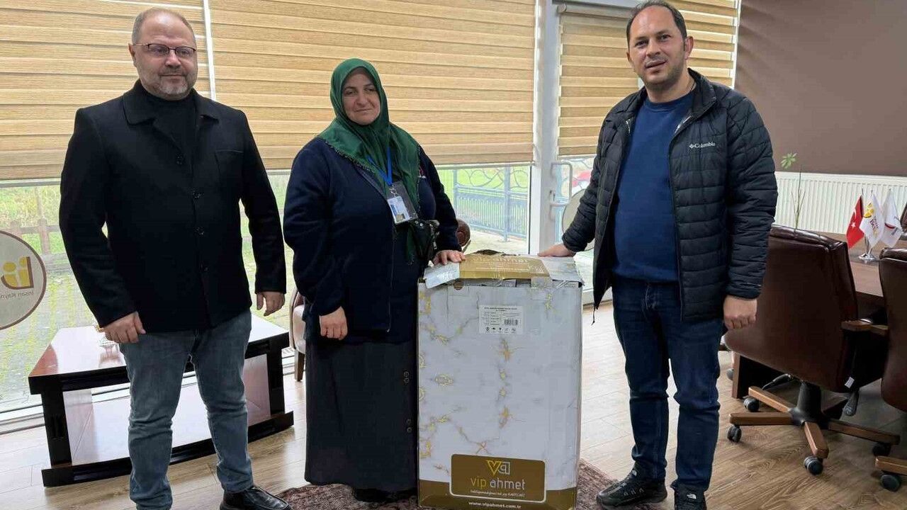 Düzce Belediyesi'nden Duyarlı Bir Destek: Çeyiz İçin Bayrak