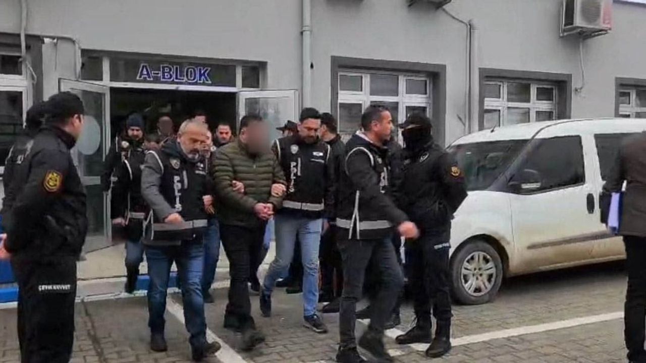 Düzce'de Büyük Silah Kaçakçılığı Operasyonu: 46 Bin Parça Ele Geçirildi