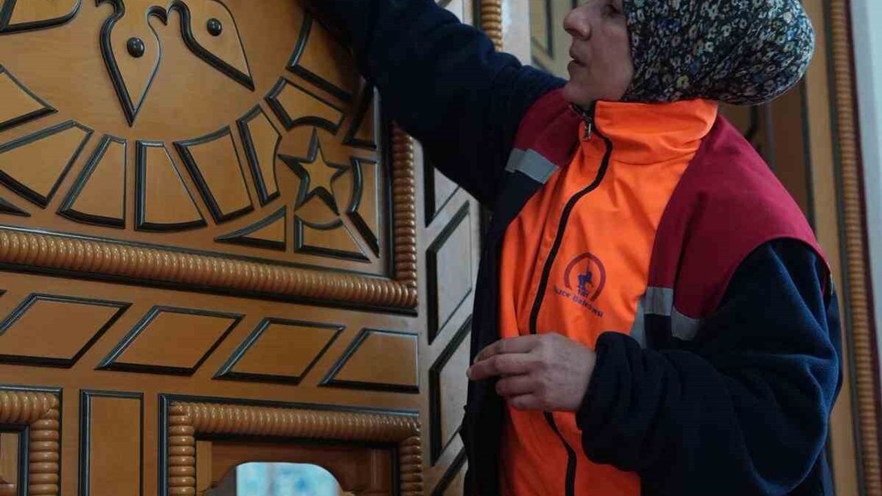 Düzce'de Camiler Temizleniyor