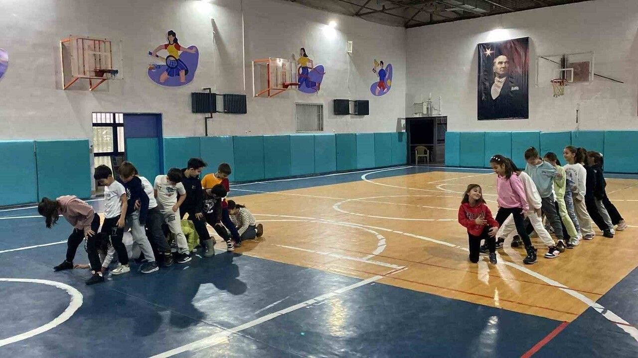 Düzce'de İlkokul Fiziksel Etkinlik Oyunları Başladı