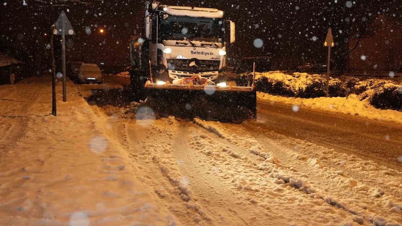Düzce'de Kar Yağışı Sonrası 150 Köy Yolu Kapandı