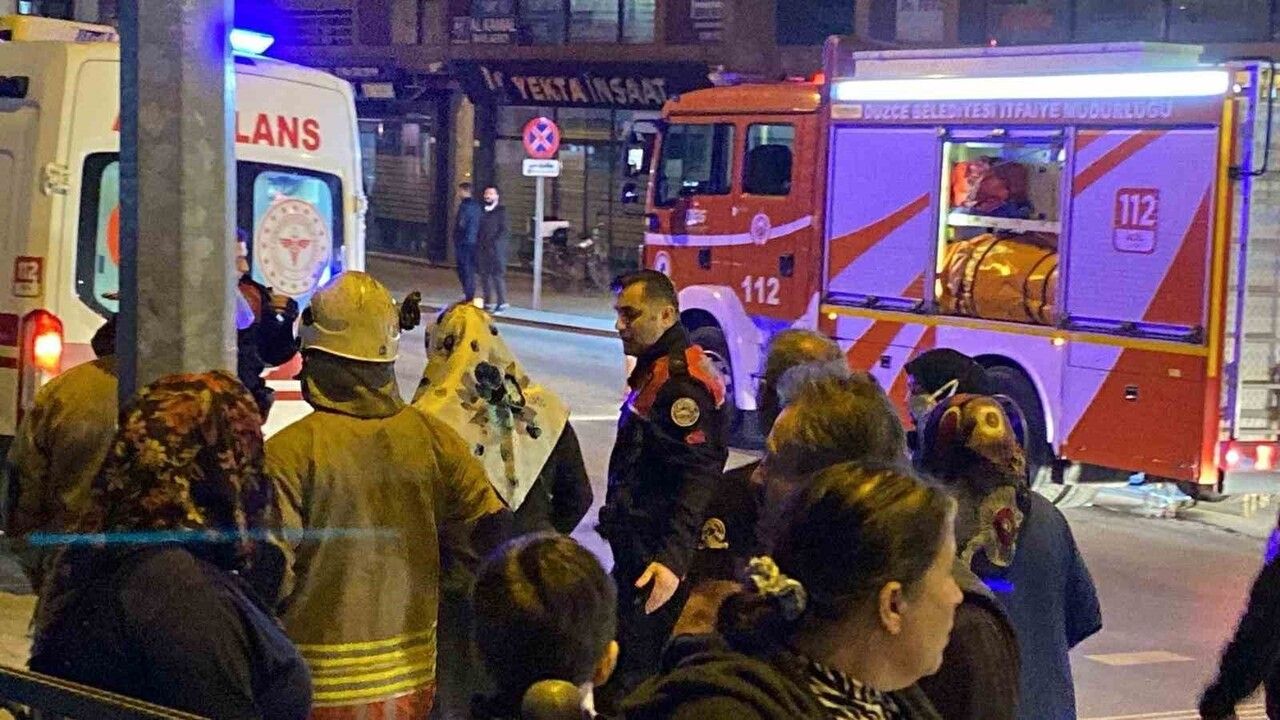 Düzce'de Kriz: Genç Kadın Köprüden Atlamaya Kalkıştı