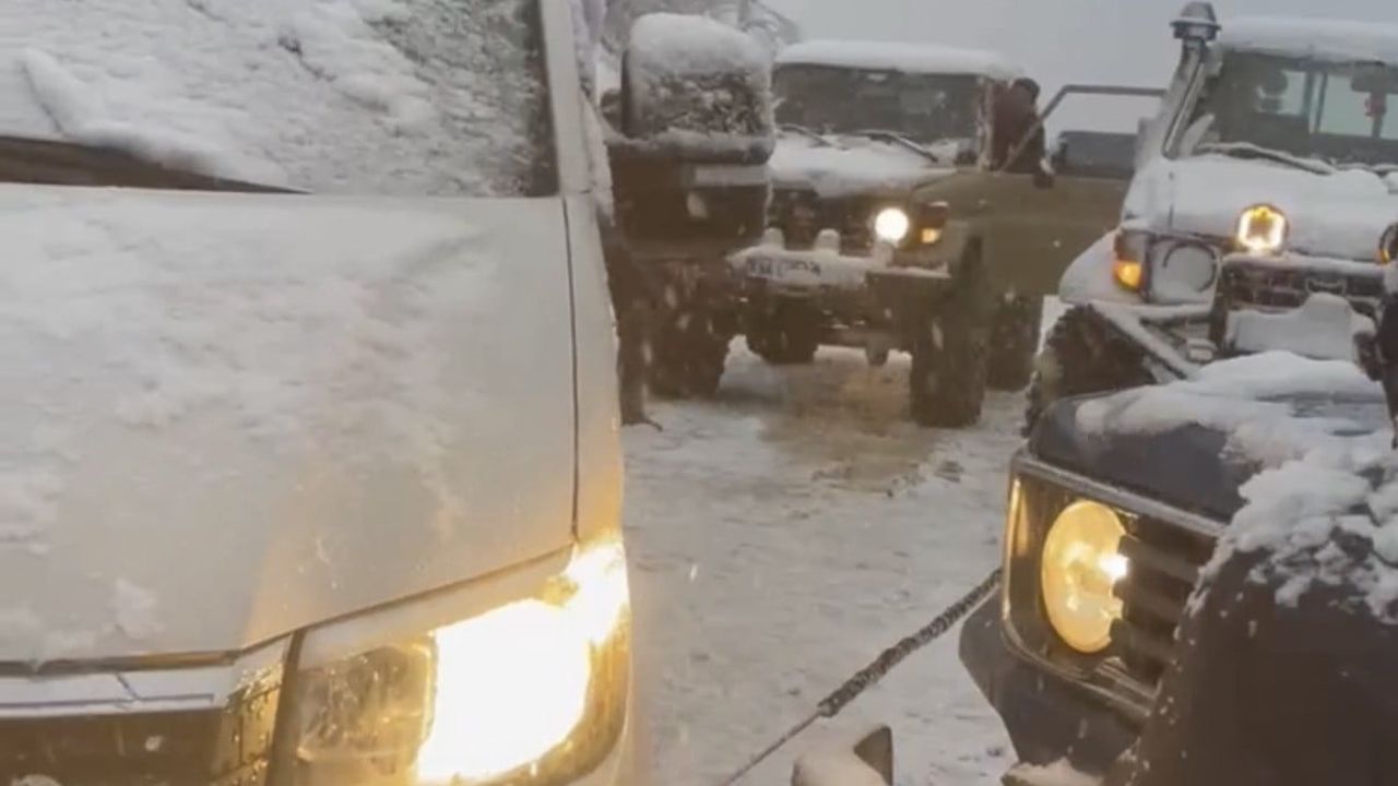Düzce'de Offroad Kulübü Minibüsü Kurtardı
