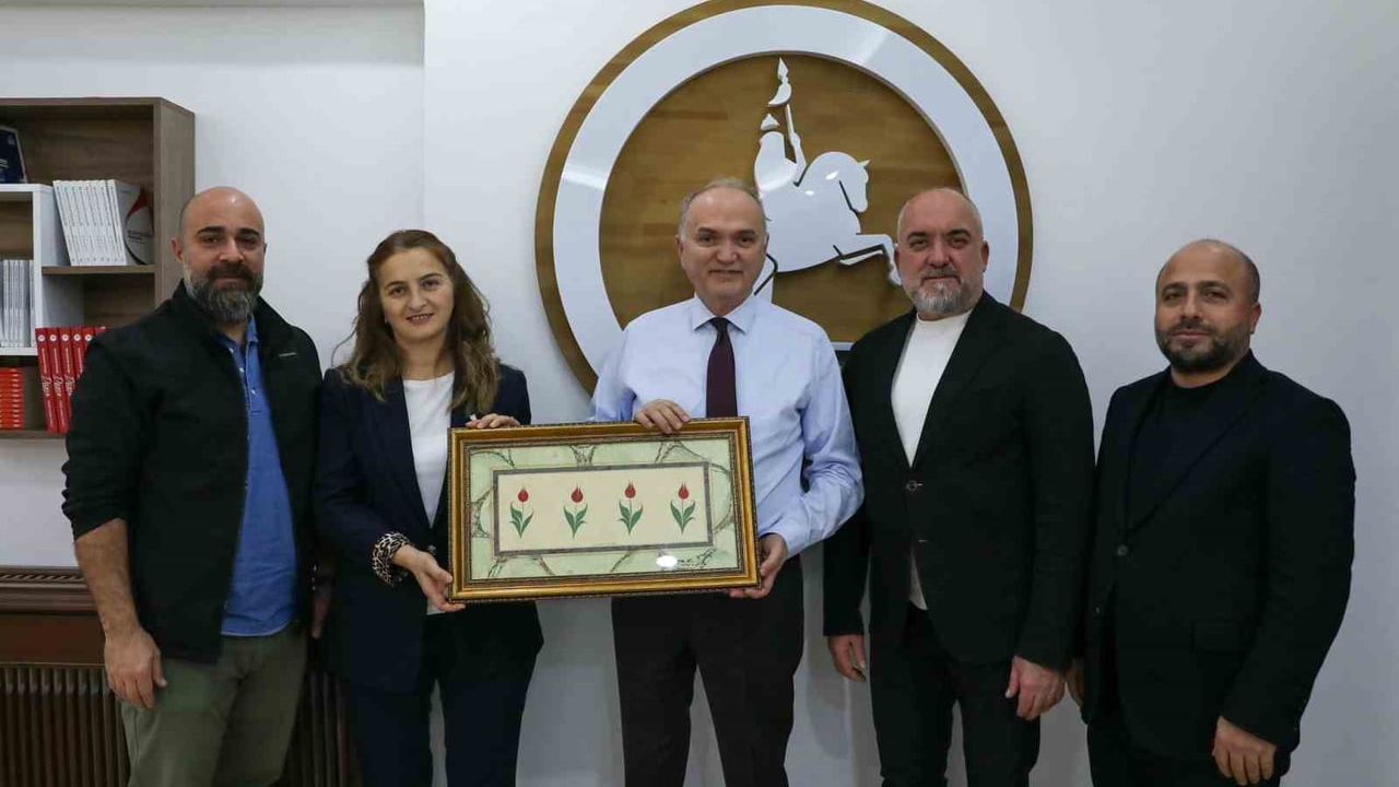 Düzce İş Dünyası Belediye Başkanı Özlü ile Bir Araya Geldi