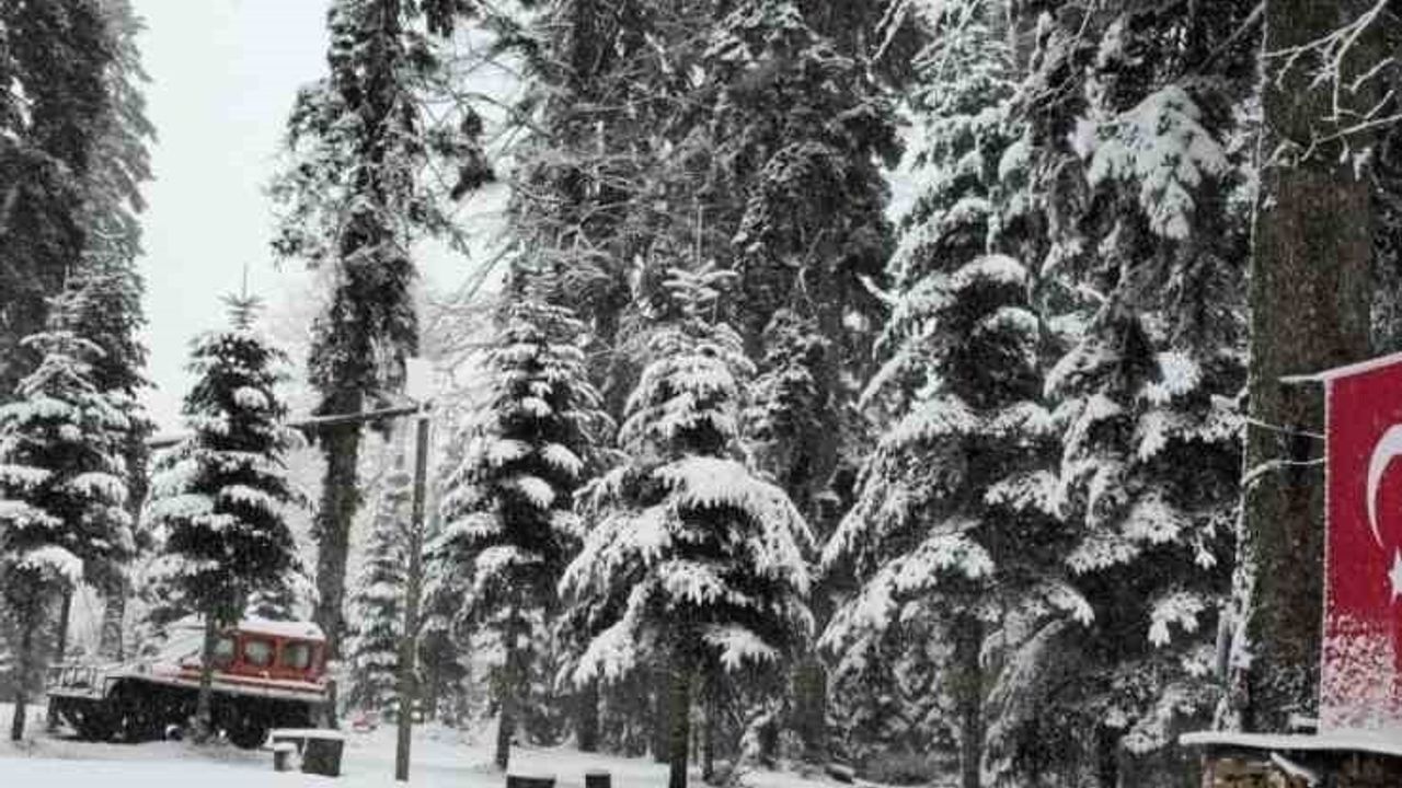 Düzce'nin Yüksek Kesimlerinde Kar Yağışı
