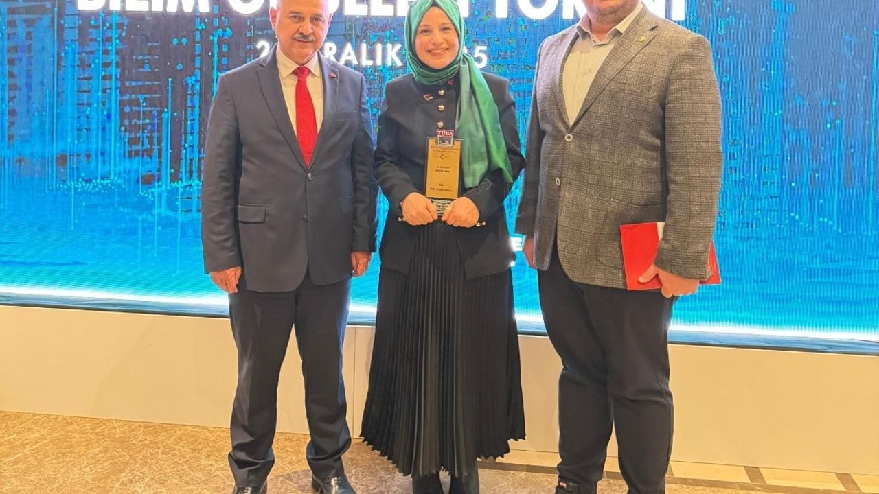 Düzce Üniversitesi'nden Ödül Töreninde Önemli Başarı