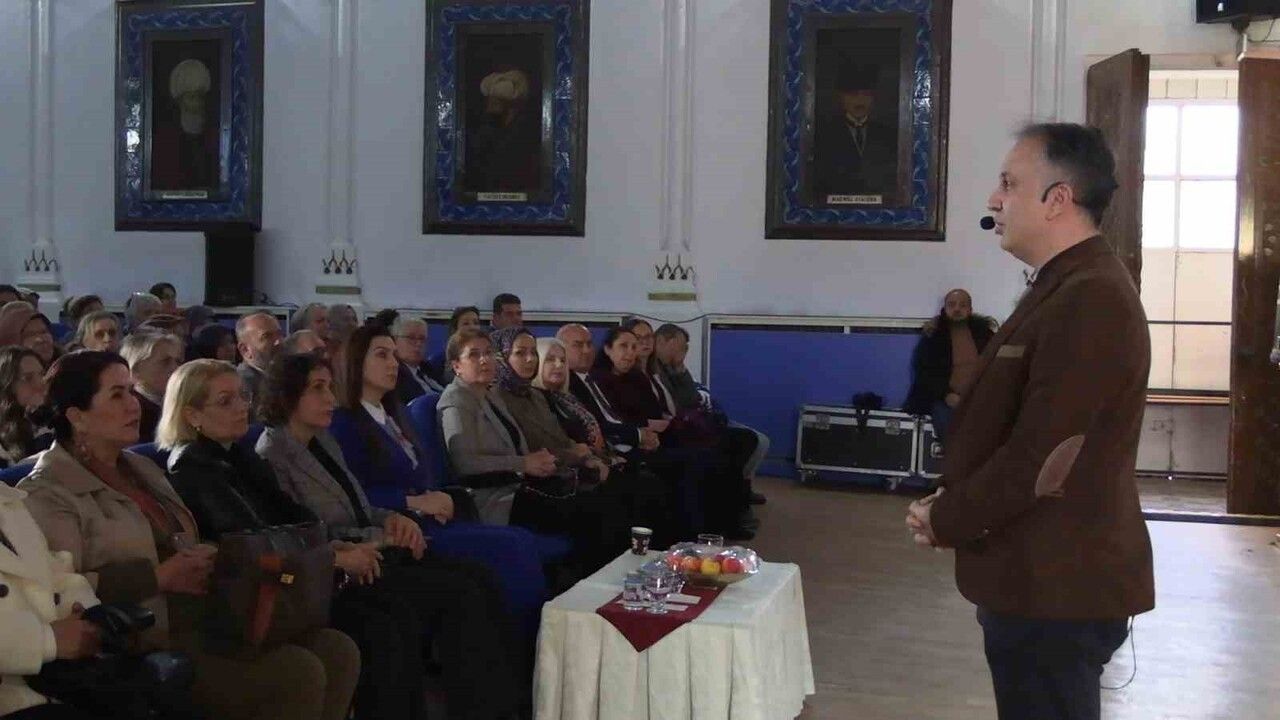 Ebeveynlere 3 Yaş Altı Ekran Kullanımı Uyarısı