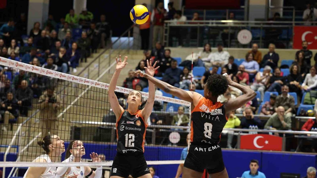 Eczacıbaşı Dynavit, Aydın'da Set Vermeden Kazandı