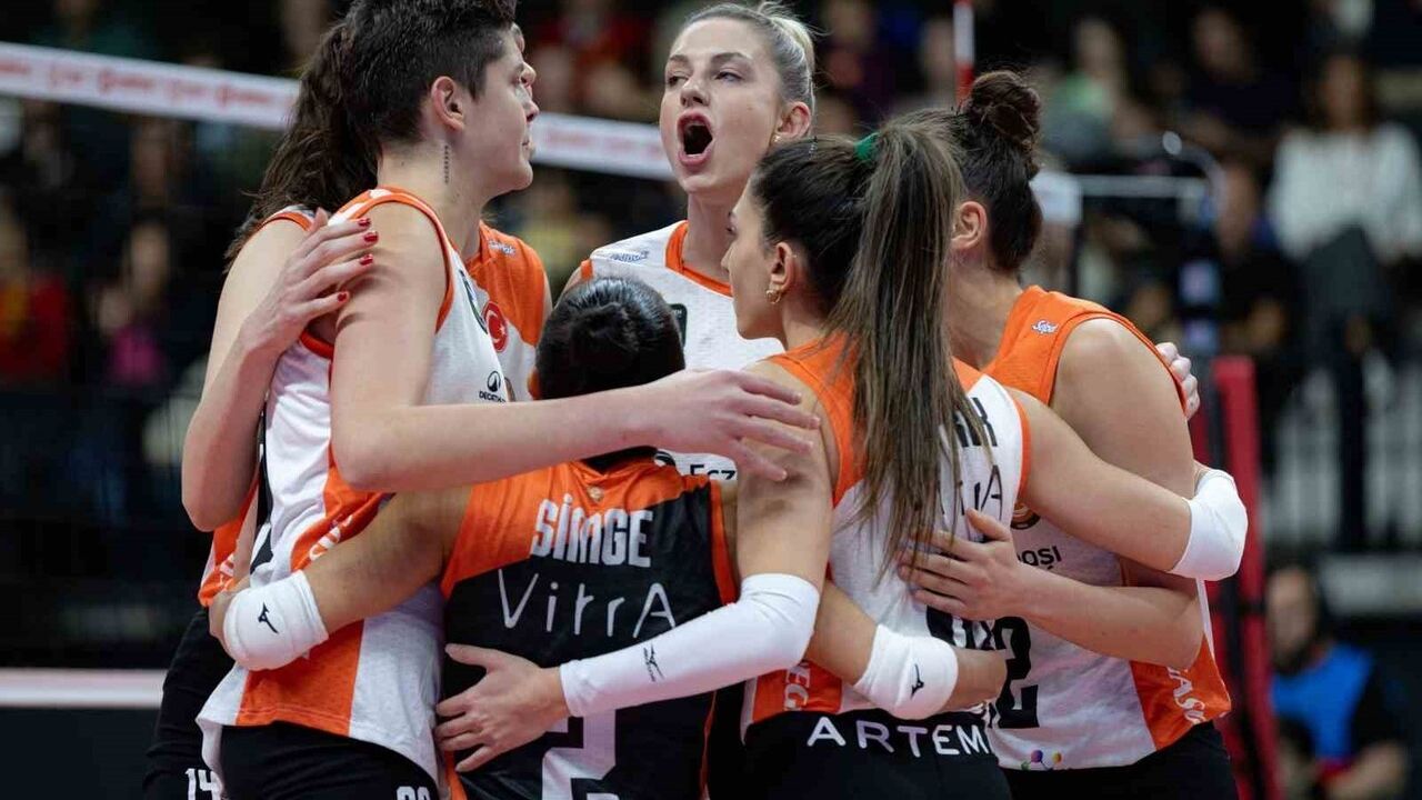 Eczacıbaşı Dynavit'ten Dominant Bir Derbi Zaferi