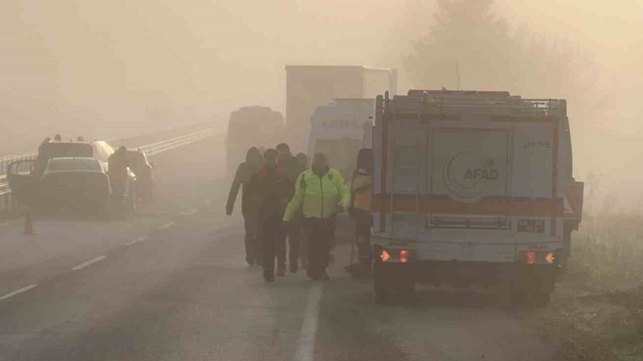 Edirne'de 10 Araçlı Zincirleme Kaza: 5 Kişi Yaralandı