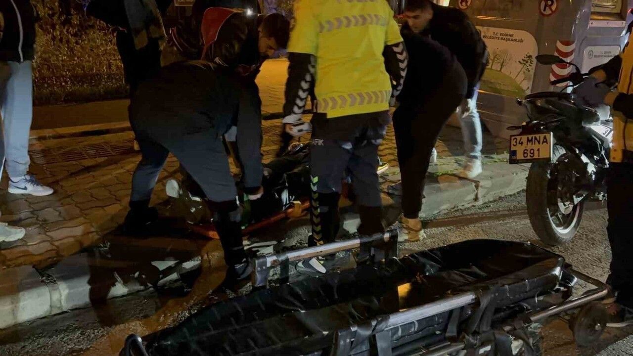 Edirne'de Alkollü Motosiklet Sürücüsü Kazada Yaralandı