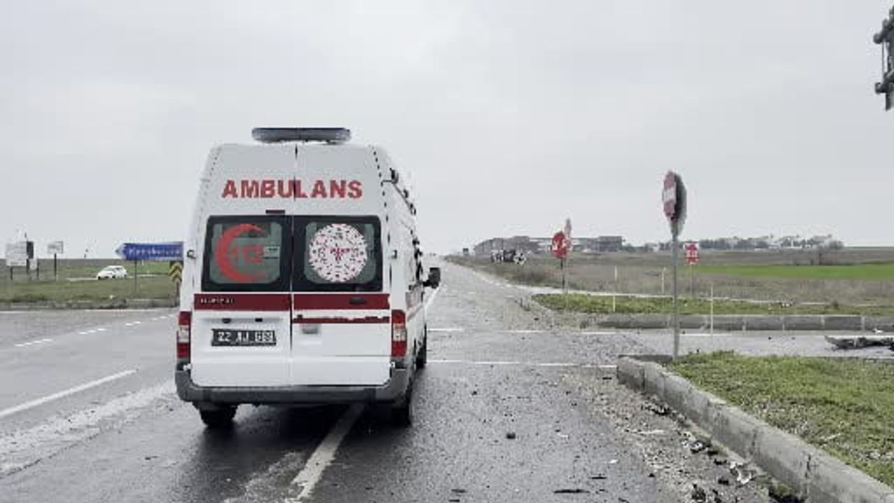 Edirne'de Trafik Kazası: 7 Kişi Yaralandı