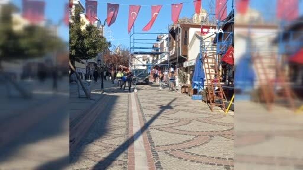 Edirne'de Türk Bayrağına Yoğun Saygı