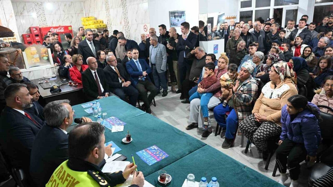 Edirne'de Vali Sezer, Vatandaşların Taleplerini Dinledi