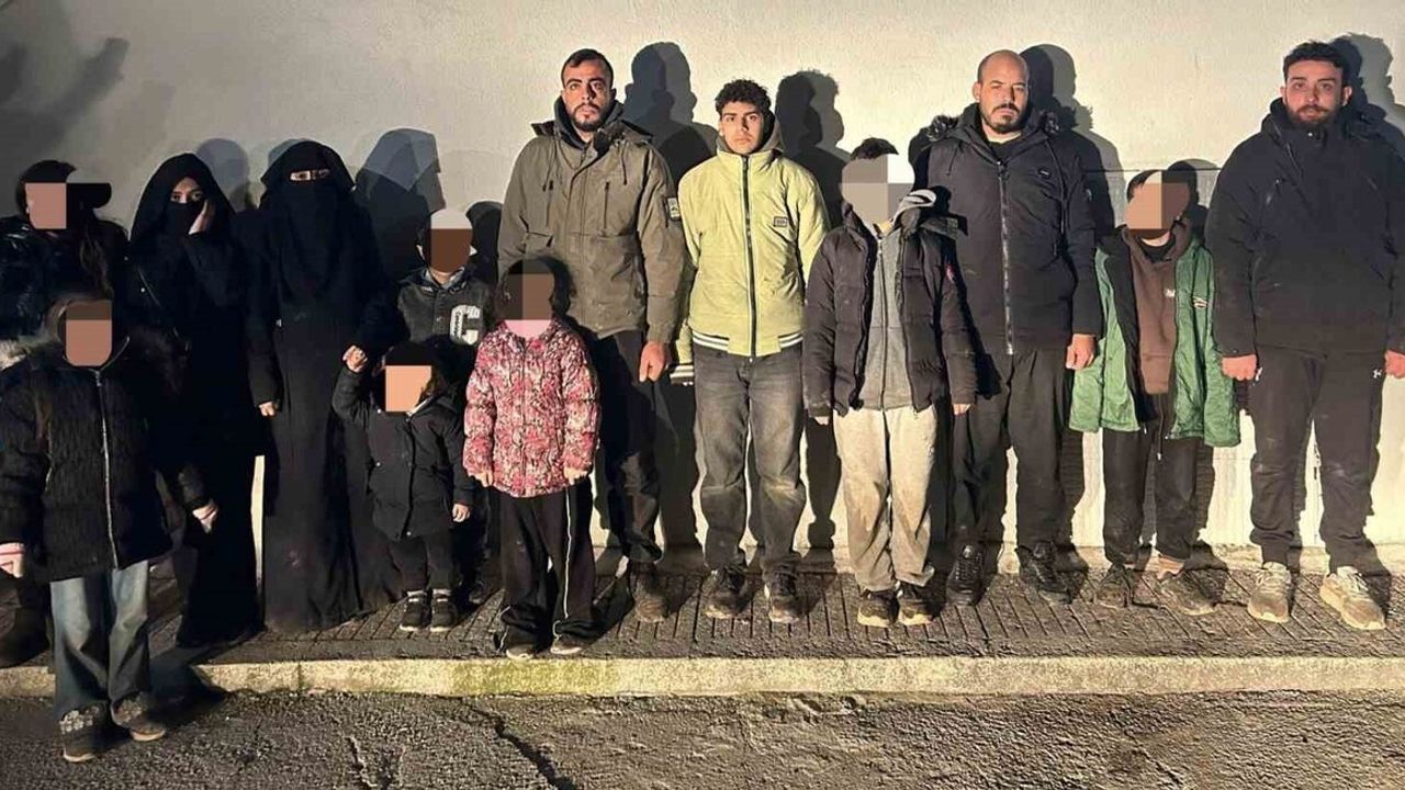 Edirne'de Yasadışı Geçişe Teşebbüs Eden 32 Kaçak Göçmen Yakalandı