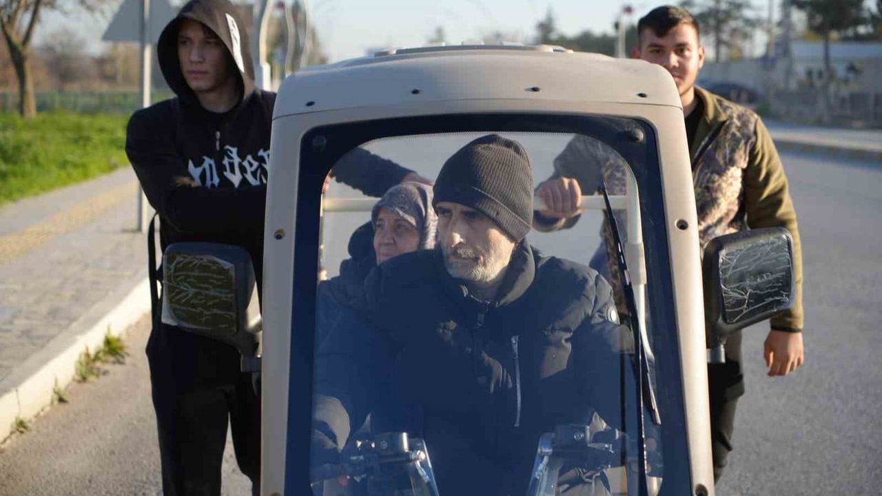 Edirne'den Örnek Davranış: Gençler Engel Tanımadı