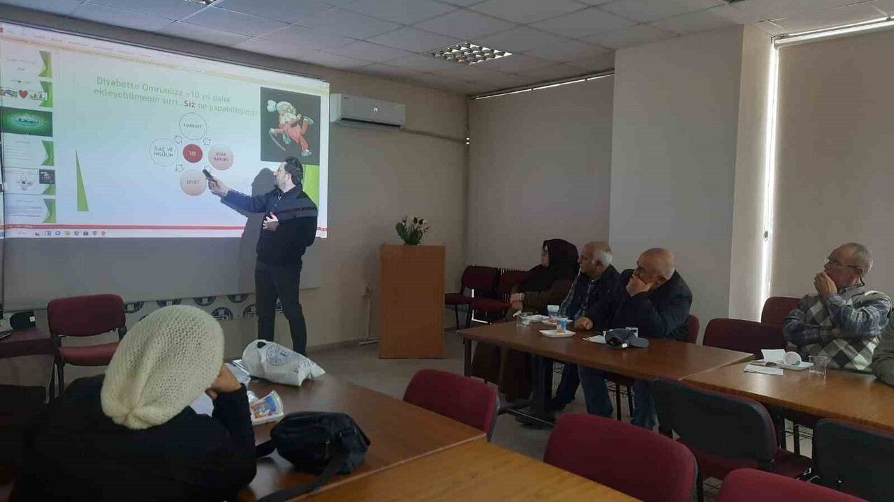 Edremit Devlet Hastanesi'nde Diyabet Eğitimi Başarıyla Tamamlandı