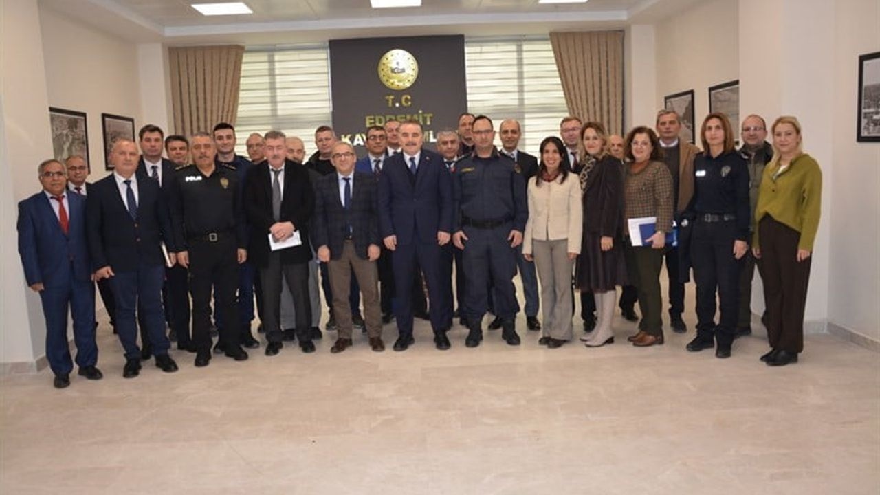 Edremit'te İlçe İdare Şube Başkanları Toplantısı Gerçekleştirildi