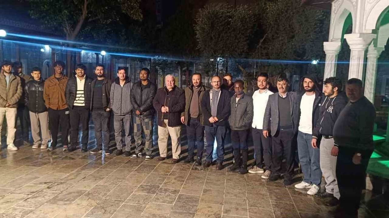 Efeler'de Üniversite Gençlerini Buluşturdu