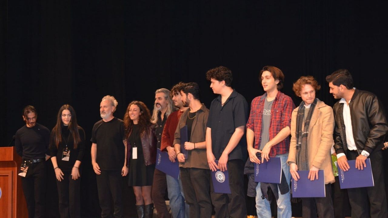 Ege'nin Sesi Yarışması'nda Arben Özgeçer Birinci Oldu