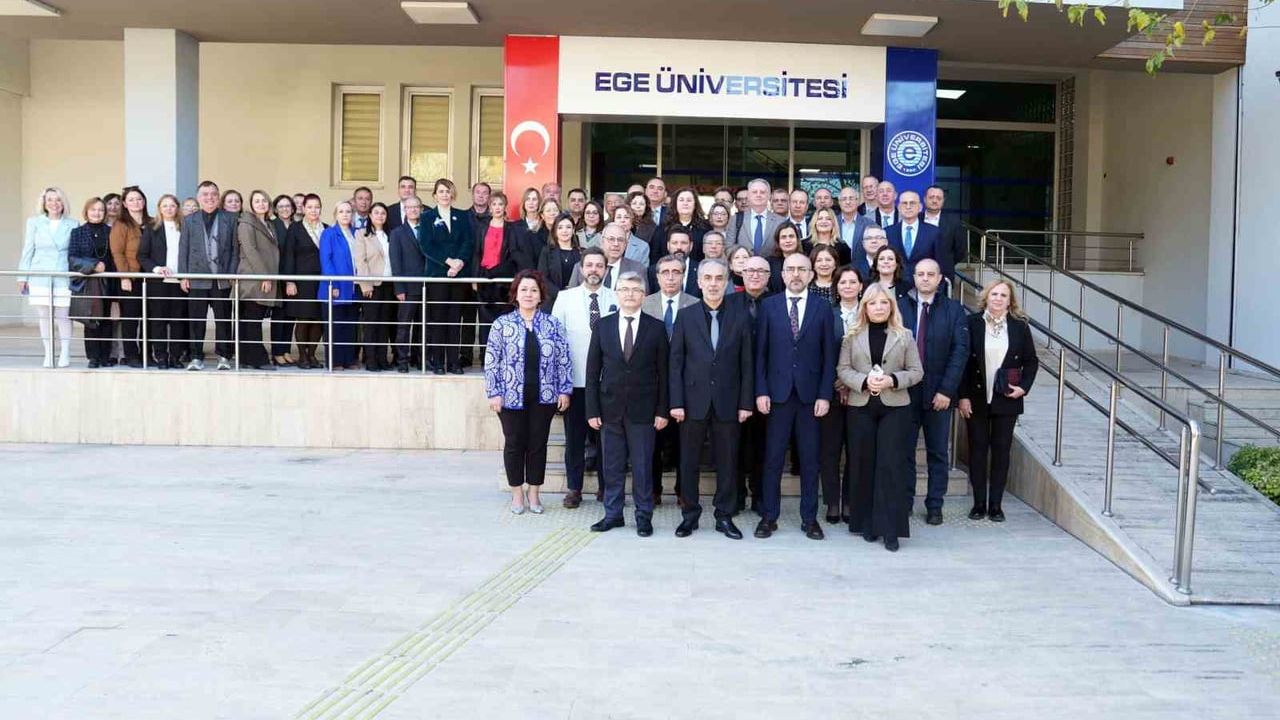 Ege Üniversitesi 2025 Raporuyla Türkiye Birincisi Oldu
