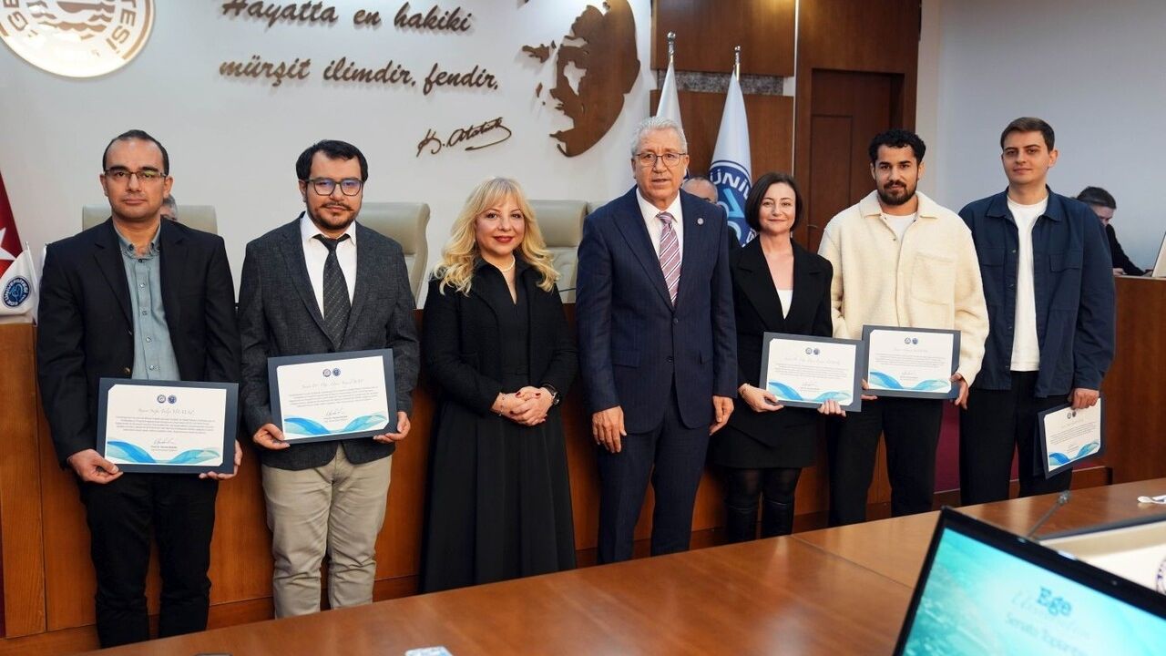 Ege Üniversitesi'nde Başarı Kutlaması