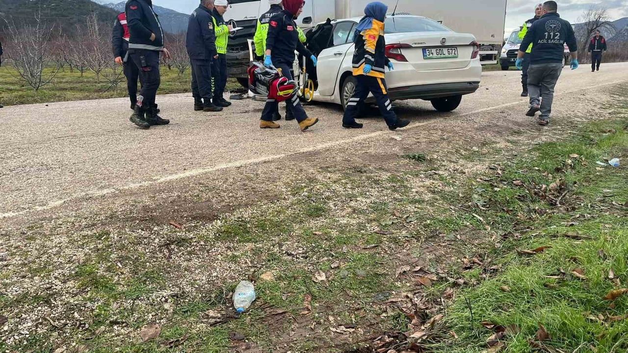 Eğirdir'de Trafik Kazası: 2 Hayat Kaybı, 1 Yaralı