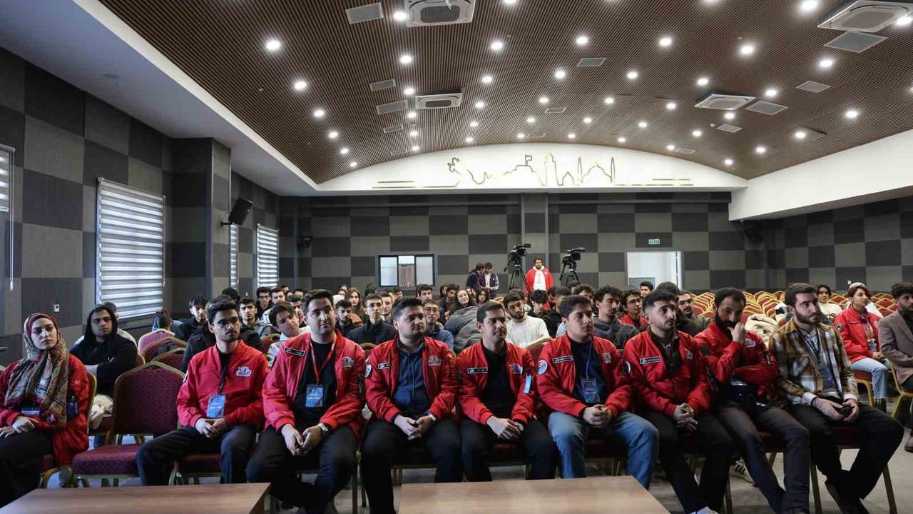 Elazığ'da Gençler Proje Yazma Eğitiminde Buluştu