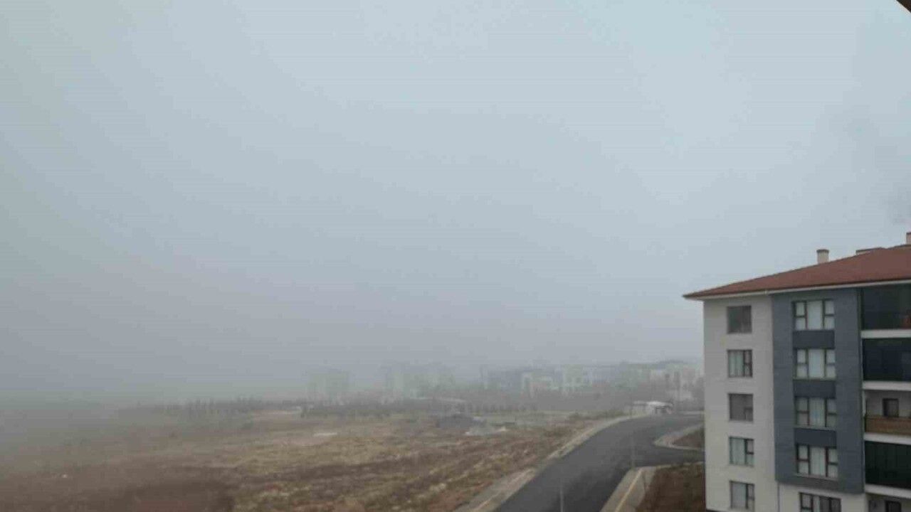 Elazığ’da Görüş Mesafesi Düşüyor: Sis Etkisi Devam Ediyor