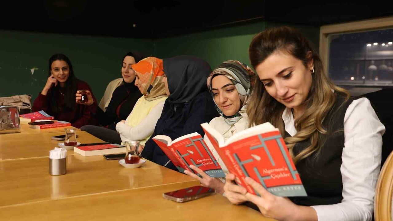 Elazığ'da Kadınlardan Kitap Okuma İnisiyatifi