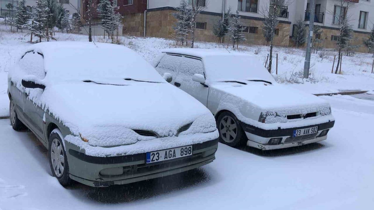 Elazığ'da Kar Yağışı Şehirde Etkili Oldu