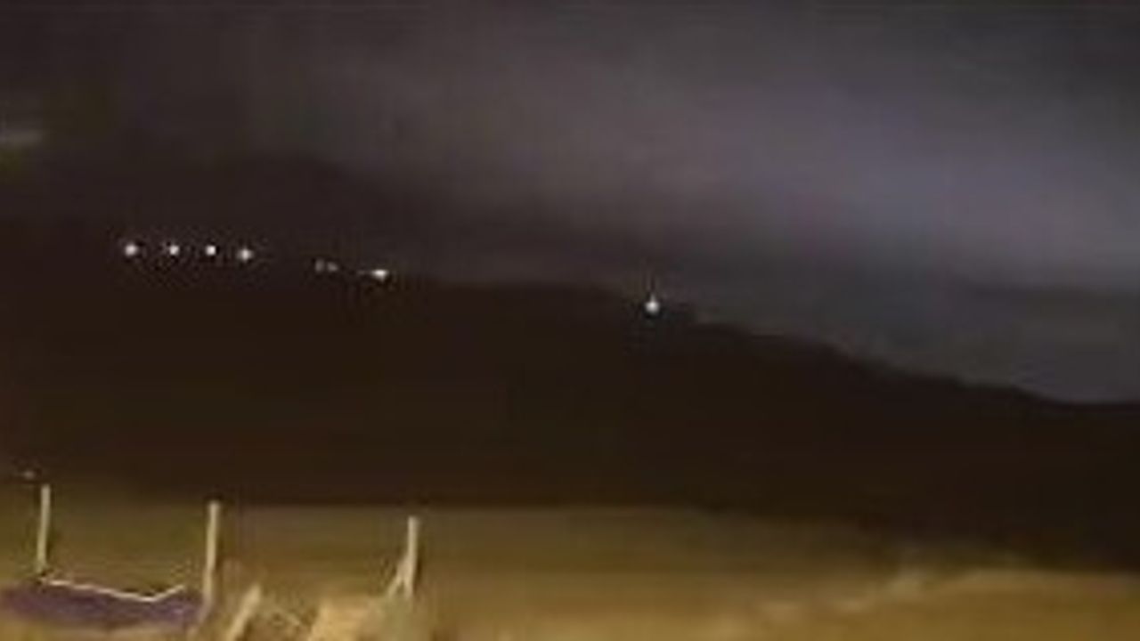 Elazığ'da Meteor Düşüşü Anı Güvenlik Kamerasında Görüntülendi