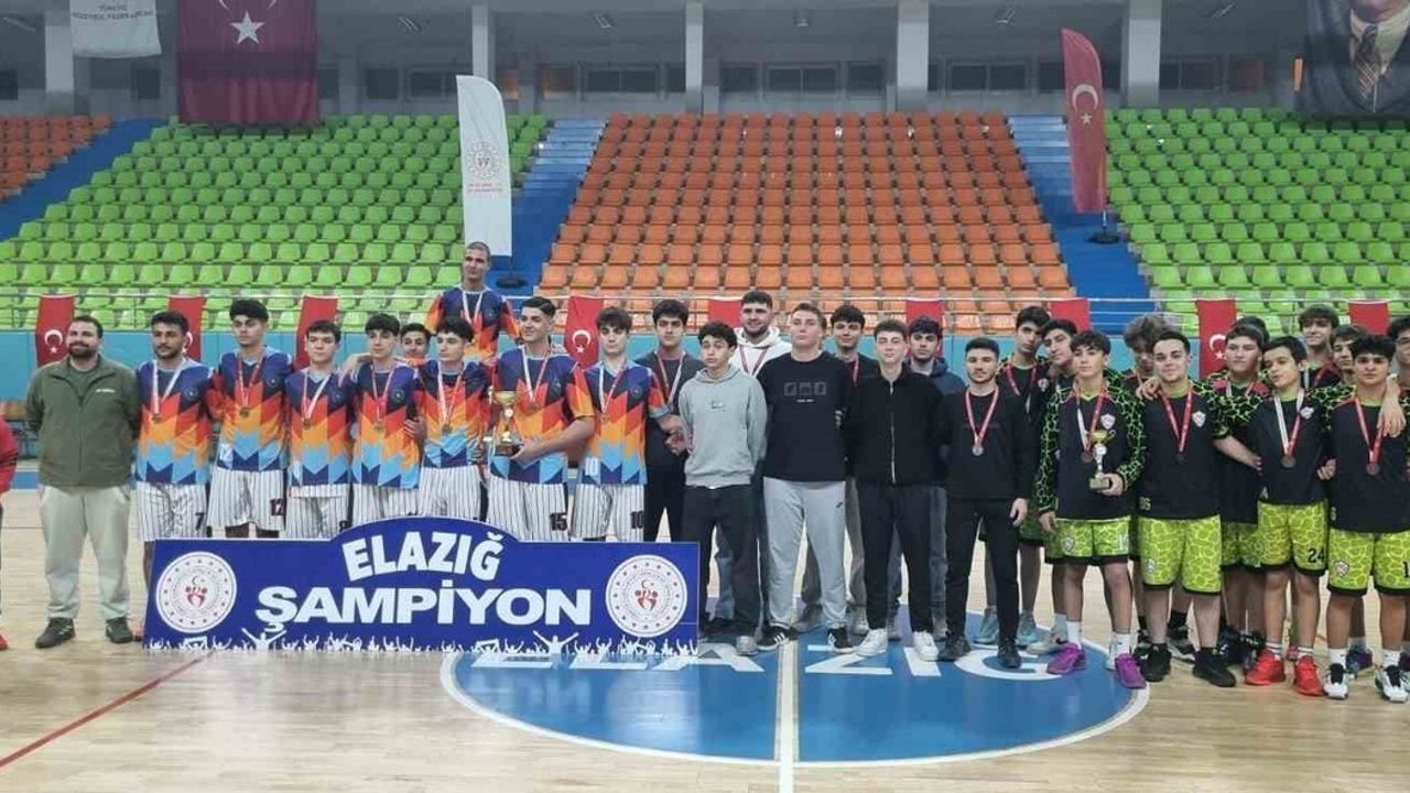 Elazığ'da U18 Erkekler Basketbol Turnuvası Sona Erdi