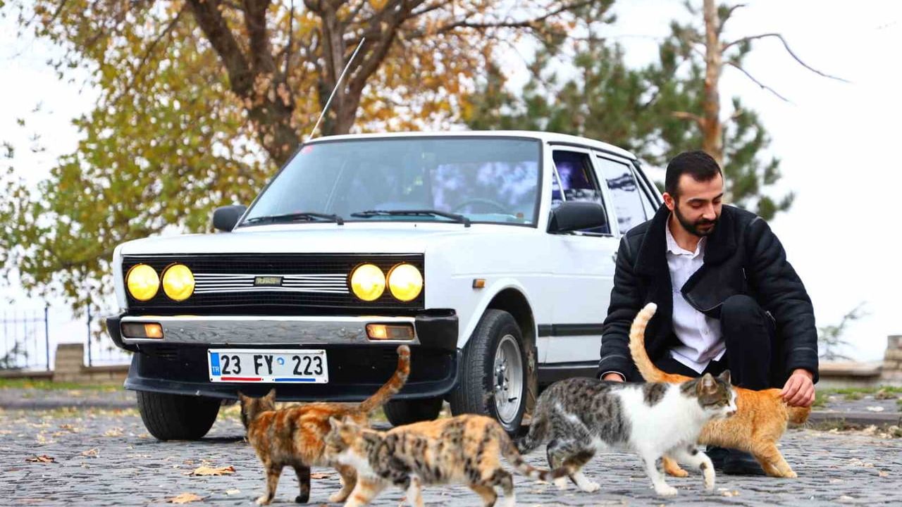 Elazığlı Gençten Eşsiz Araç Bağlılığı: Horoz